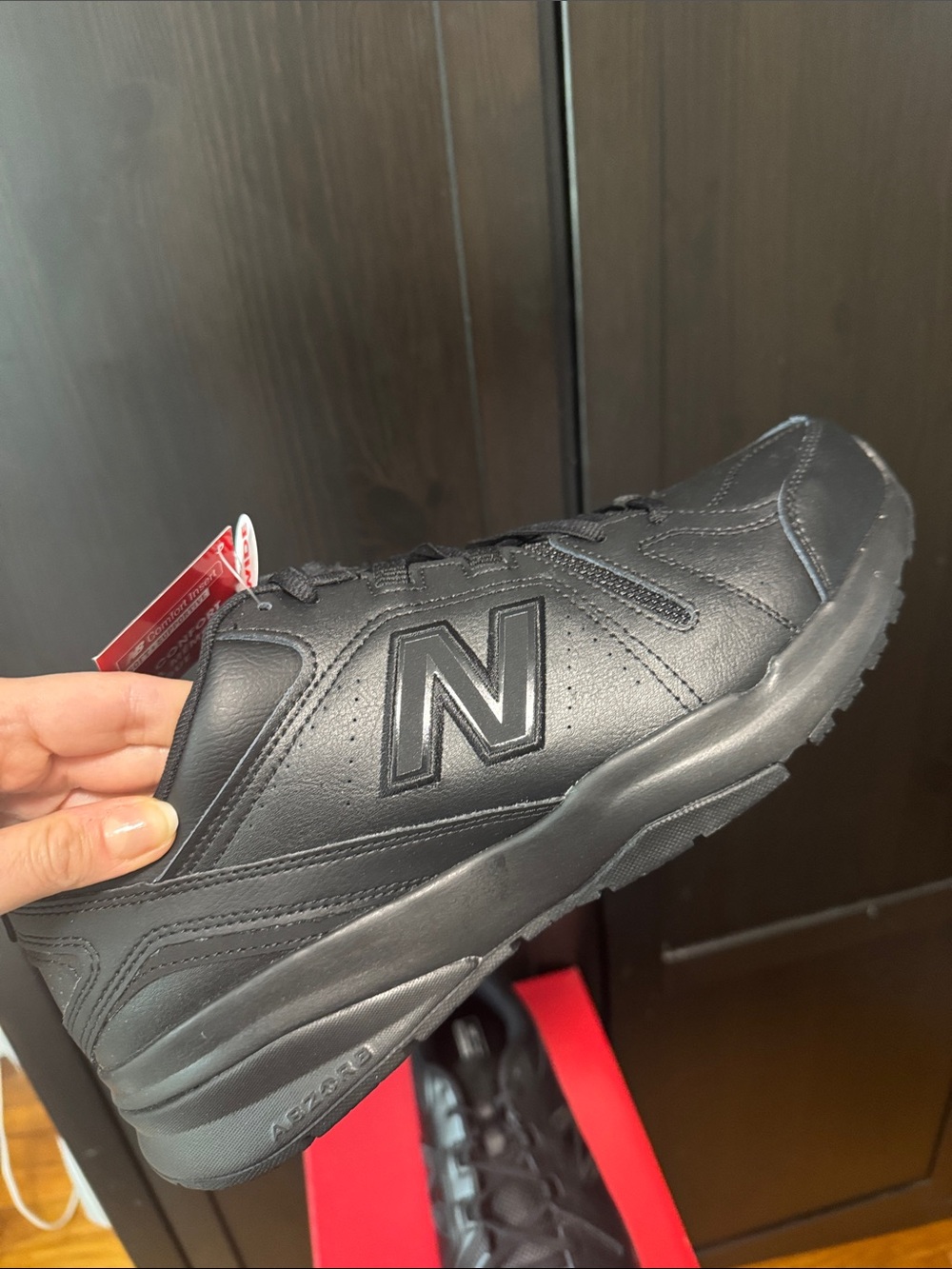 New Balance Men’s Black Slip-Resistant Athletic Shoes - Picture 3 of 5